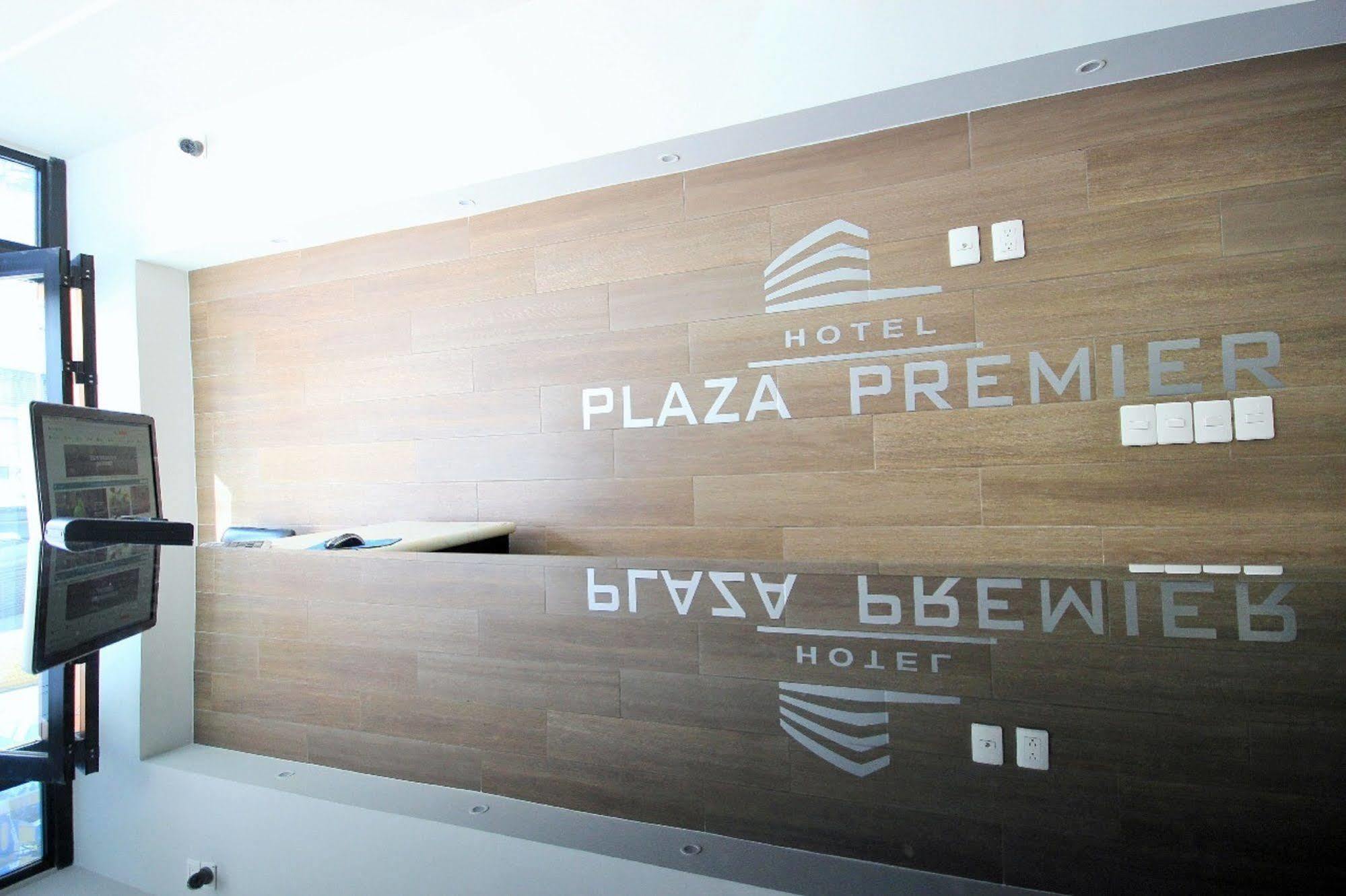 Capital O Hotel Plaza Premier León Esterno foto