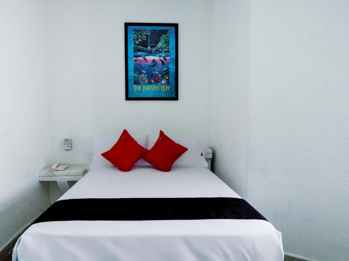 Capital O Hotel Plaza Premier León Esterno foto